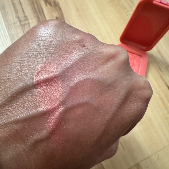 NYX buttermelt blush - Picture 4 of 4